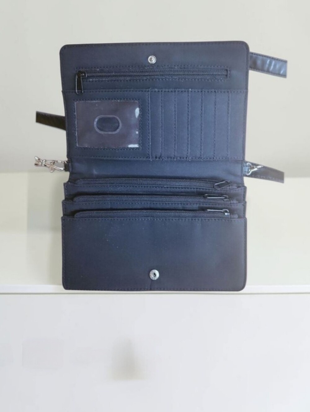 Vintage 90s Etienne Aigner Black Leather Crossbody Organizer Bag - Picture 4 of 4
